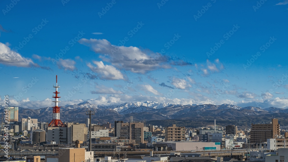 Obraz premium 金沢市から望む白山連峰