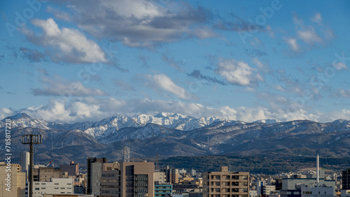 金沢市から望む白山連峰 © mtaira