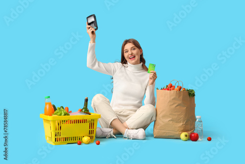 Young woman with credit car...
