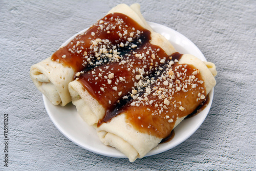 Freshly cooked Filipino food called Lumpiang Sariwa