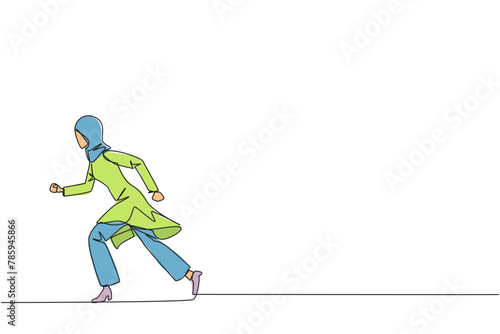 Single continuous line drawing young Arabian businesswoman doing light exercise. Running aims to maintain heart health. Businesswoman with healthy life style. Good mental. One line vector illustration