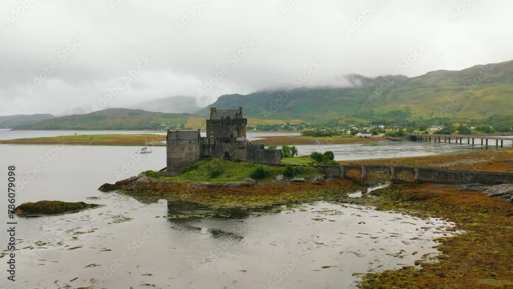Eilean Donan Castle on Loch Duich, Dornie, Highlands, Scottish Landmark, Scotland, United Kingdom Eilean Donan Castle on Loch Duich, Dornie, Highlands, Scottish Landmark, Scotland, United Kingdom
