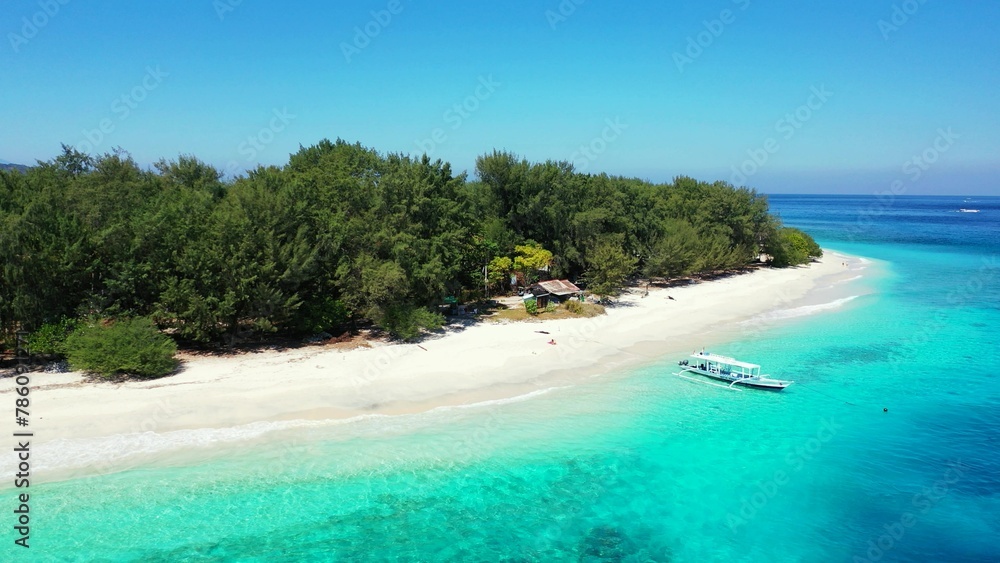 Fototapeta premium Aerial view of the beautiful turquoise ocean in the Maldives