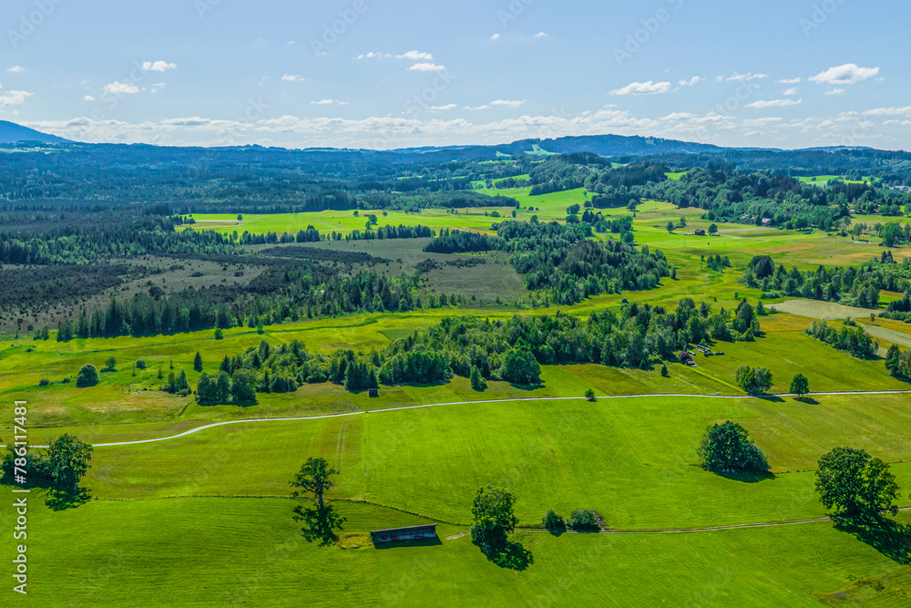 Ausblick auf den Staffelsee in Oberbayern südlich der Gemeinde Uffing Ausblick auf den Staffelsee in Oberbayern südlich der Gemeinde Uffing