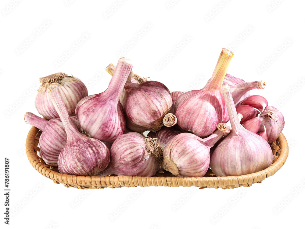 Obraz premium A basket of garlic on white background