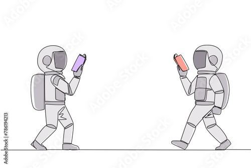 Single continuous line drawing two astronauts walking face to face reading books. Gesture of memorizing something from a book. Addicted to reading. Book festival. One line design vector illustration