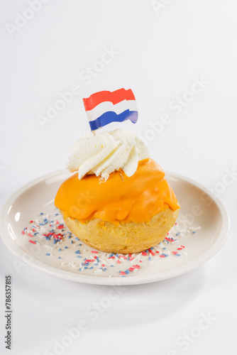 Koningssoes Oranje Dutch cake for Kingsday