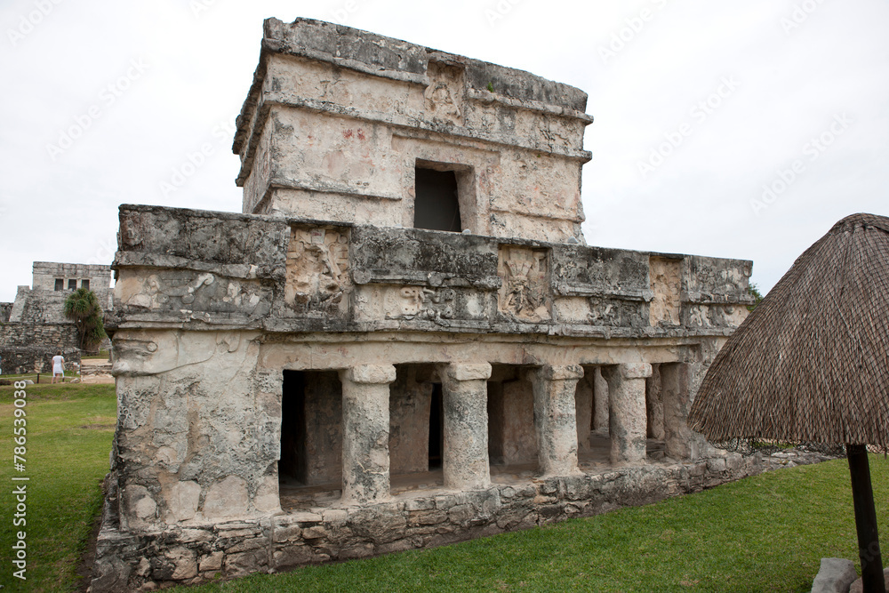 Fototapeta premium Mexico ruins of the Mayan city of Tulum on an ordinary winter day