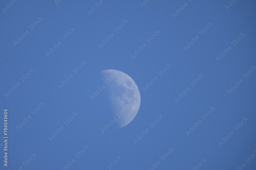 Mond am blauen Himmel Mond am blauen Himmel