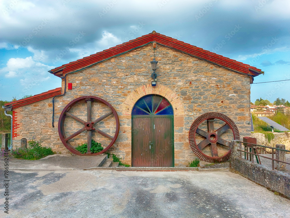 Obraz premium old wooden church