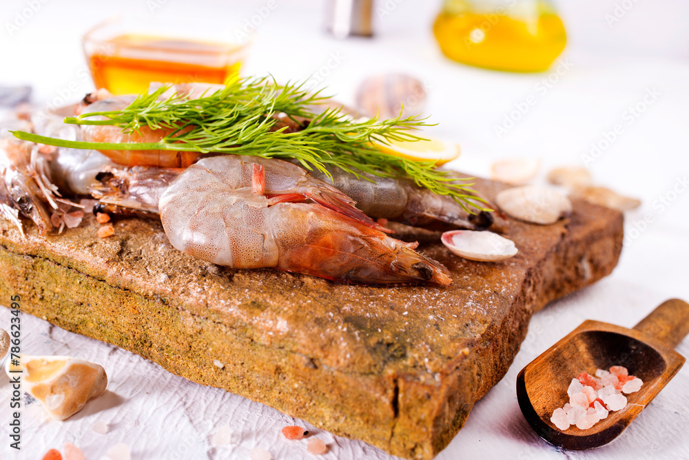 raw shrimps with salt and spice