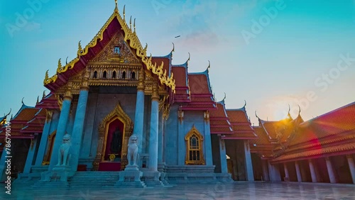 Wallpaper Mural time lapse The beautiful chapel of Wat Benchamabophit
Clouds float above the beautiful chapel of Wat Benchamabophit at sunrise.
Wat Benchamabophit houses the Buddha image of Phra Buddha Chinnarat. Torontodigital.ca