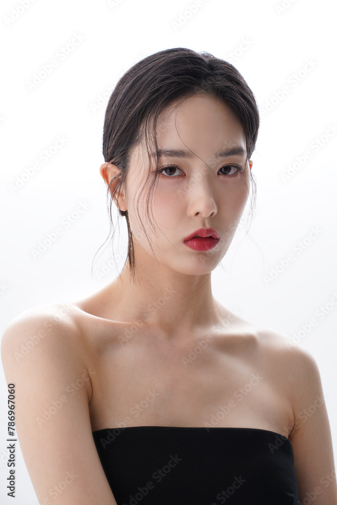 黒いドレスを着た若い女性のポートレート 黒いドレスを着た若い女性のポートレート