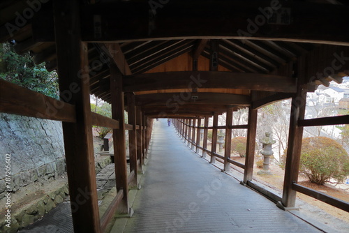 木造の古い回廊