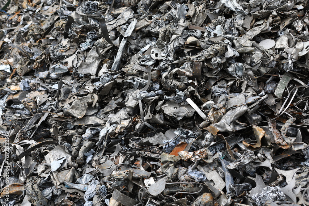 Shredded Busheling ,clean scrap for steel making process.
Obtained by passing Busheling through the Shredder machine.