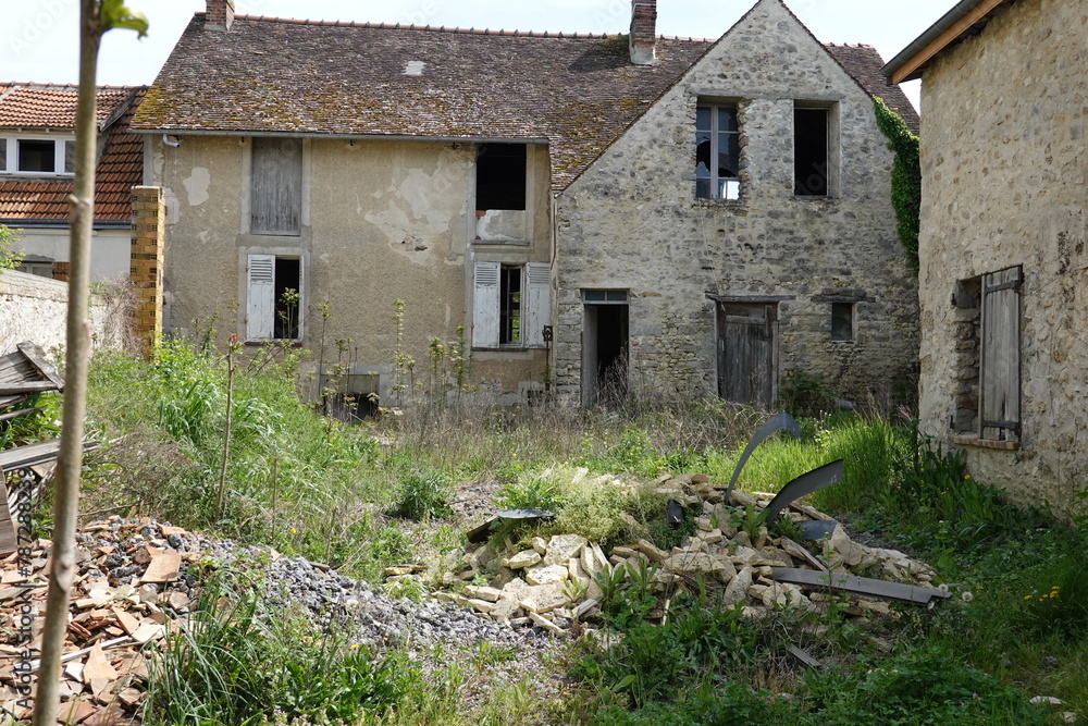 Fototapeta premium Maison de village abandonnée