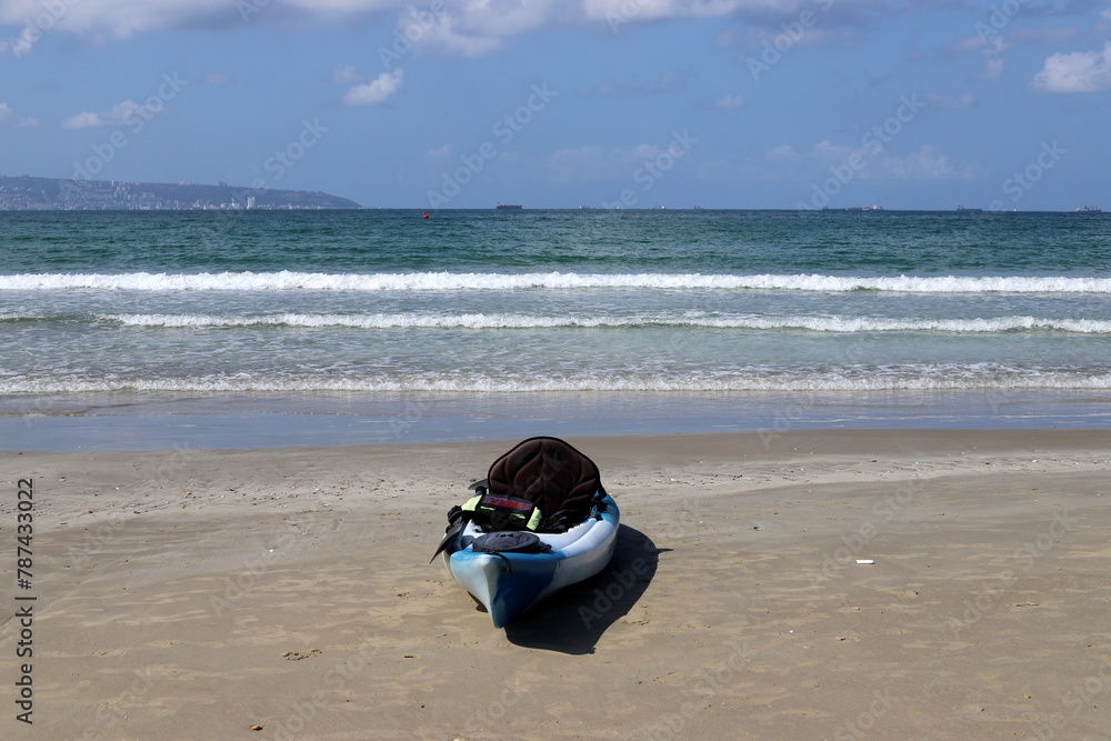 Obraz premium Sandy beach on the shores of the Mediterranean Sea in northern Israel.