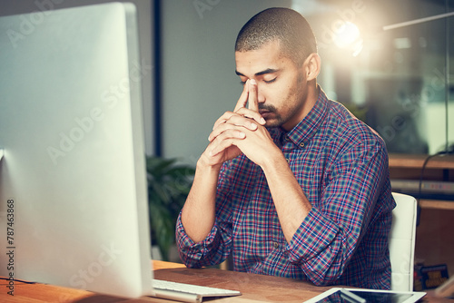 Night, employee and man with headache, computer and graphic designer with anxiety and tired. Person, evening or exhausted with pc and migraine with pain and brain fog with fatigue, stress and burnout © peopleimages.com