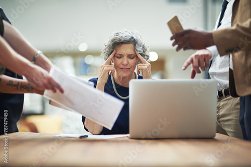 Foto Headache, chaos and business woman in office with documents, report or admin crisis on laptop