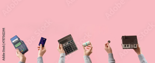 Women with money, payment t...