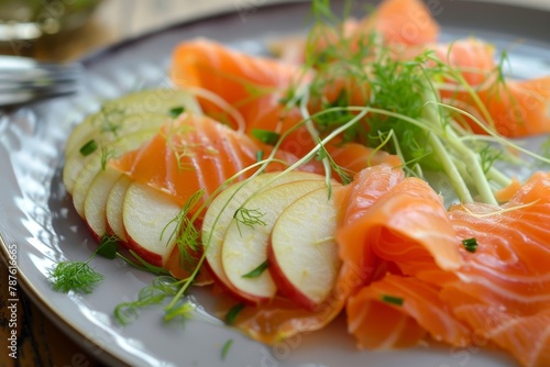 Salmon salad with apple and fennel