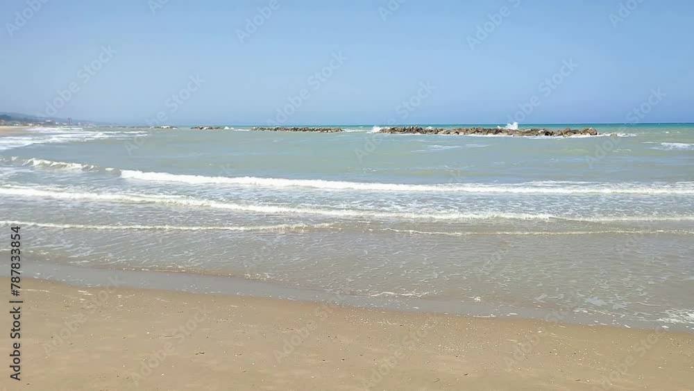 Termoli - Panoramica dalla riva della spiaggia libera di Cala Sveva Termoli - Panoramica dalla riva della spiaggia libera di Cala Sveva