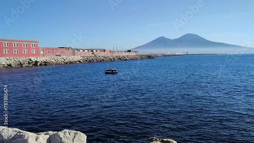 Napoli - Molo San Vincenzo dalla scogliera del Porticciolo Molosiglio photo