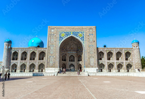 Tilya Kori Madrasah (Islamic school) at Registan square in the historic center of Samarkand, a UNESCO World Heritage Site in Uzbekistan.