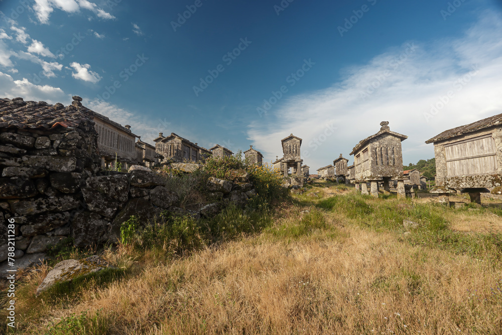 Old Lindoso espigueiros