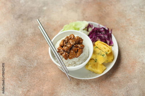 Single Serving Healthy Menu with Rice, Chicken Fillet, Omelet and Vegetables. 