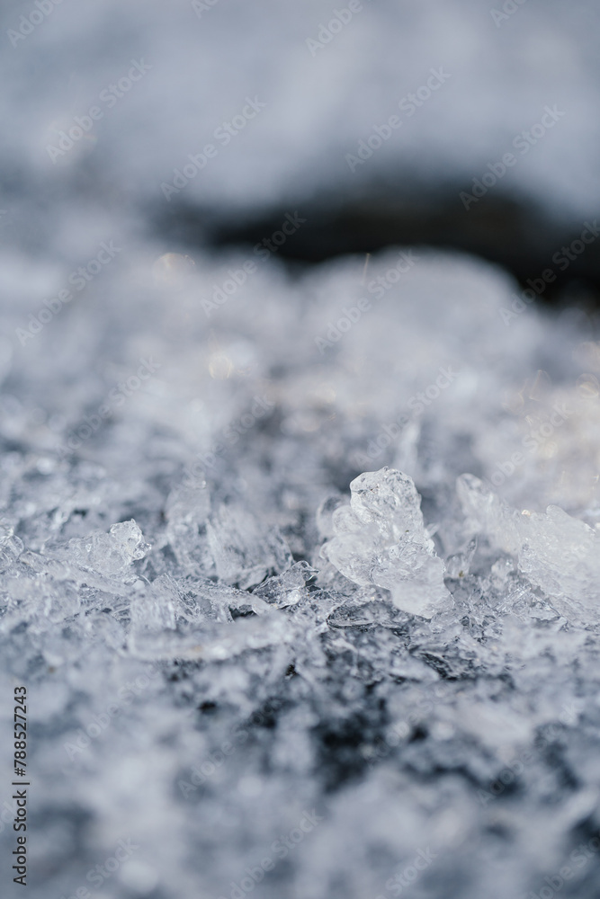 Obraz premium Nahaufnahme von Eiskristallen im Winter