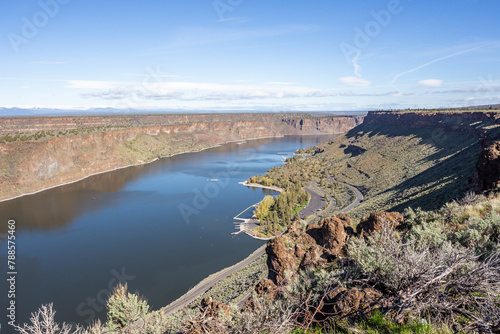 View from above of the beautiful Lake Billy Chinook in the Cove Palisades State Park in Oregon