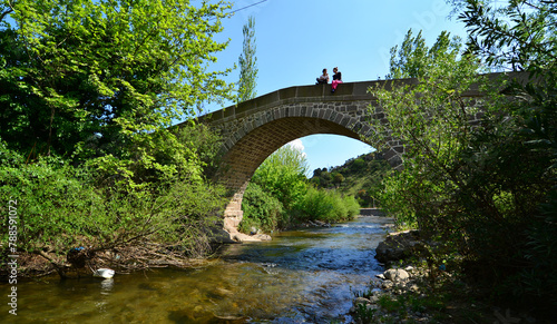 Tekkebogazi Bridge, located in the Bergama district of Turkey, was built by the Ottomans in the 14th century.