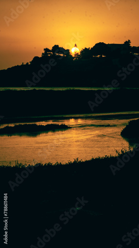 Sunset sur la mer en Grèce