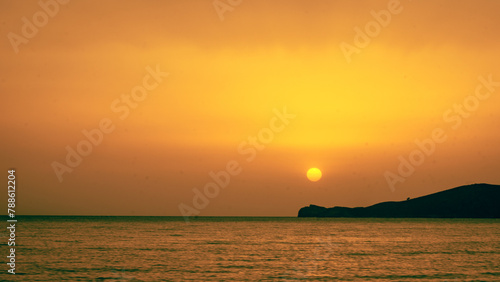 Sunset sur la mer en Grèce