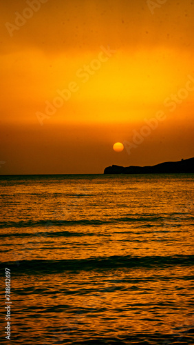 Sunset sur la mer en Grèce