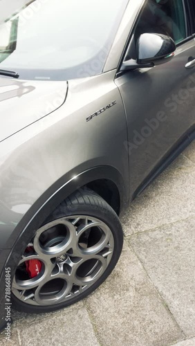 Alfa Romeo Tonale Speciale side view, badge and wheel details