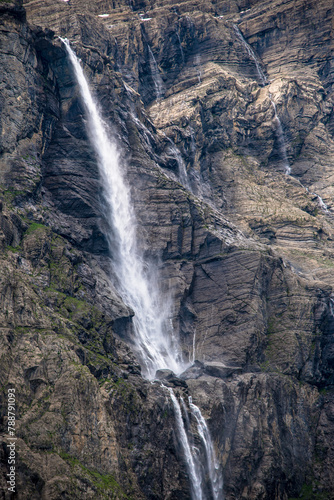 La grande cascades du Cirque de Gavarnie  grand site inscrit au patrimoine mondial de l UNESCO  situ   dans le Parc National des Pyr  n  es