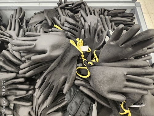 Protective Durable Black Nitrile Gloves - Ideal for Industrial Use, Mechanics, Automotive Work, Cleaning, Painting, and More for Safety and Comfort at Work.