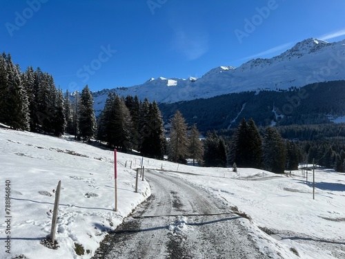 Excellently arranged and cleaned winter trails for walking, hiking, sports and recreation in the area of the tourist resorts of Valbella and Lenzerheide in the Swiss Alps - Switzerland (Schweiz)