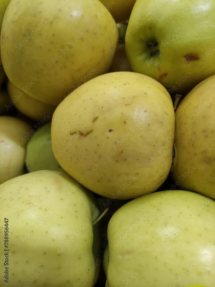 green apples on the market,manzanas verdes en el mercado
green apples on the market,manzanas verdes en el mercado