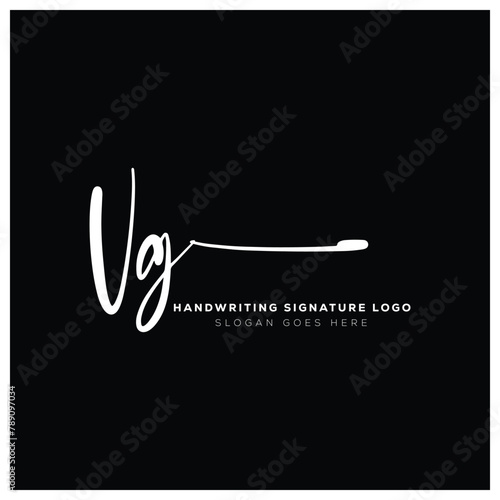 VG initials Handwriting signature logo. VG Hand drawn Calligraphy lettering Vector. VG letter real estate, beauty, photography letter logo design.