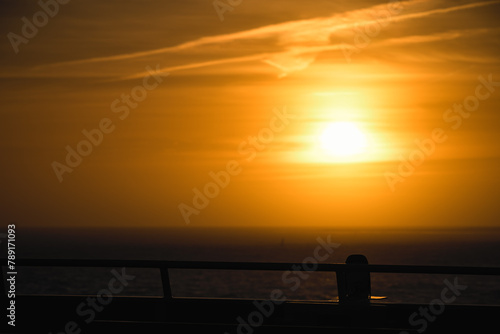 Die letzte Fähre in den Sonnenuntergang photo