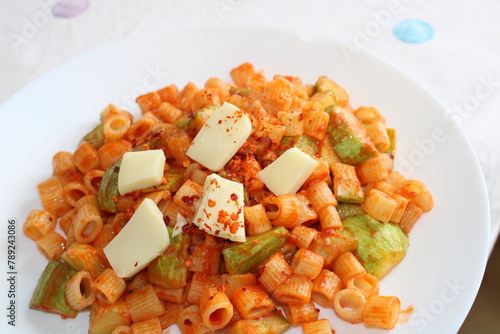 Pasta with vegetables and cheese
