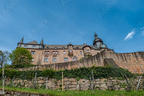 Blick zum Landgrafenschloss über der Altstadt von Marburg