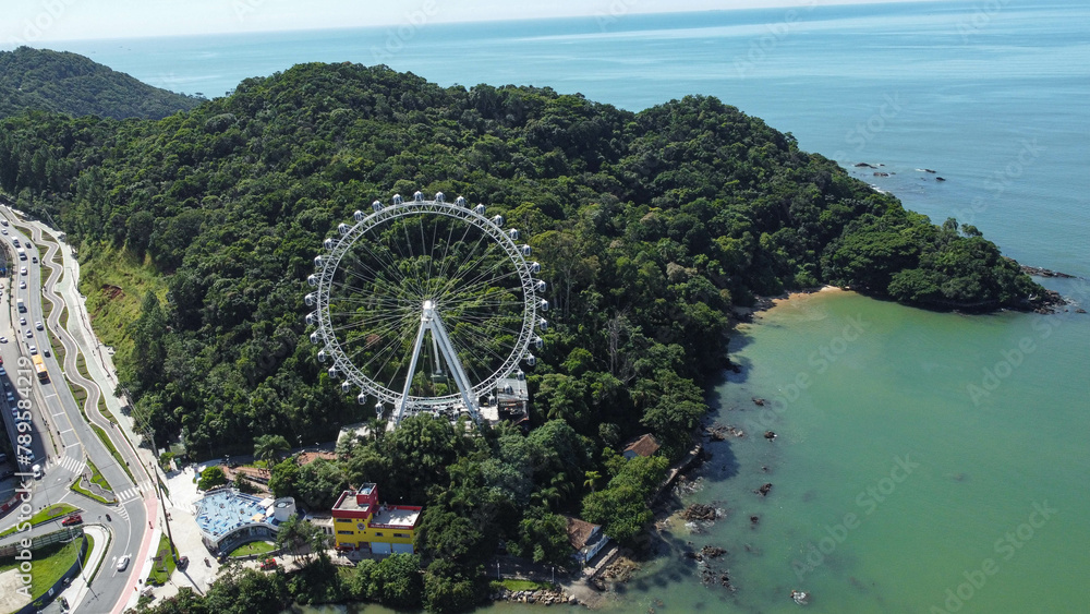 Roda Gigante De Balne rio Cambori Santa Catarina FG Big Wheel Stock roda-gigante-de-balne-rio-cambori-santa-catarina-fg-big-wheel-stock