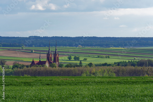 Krajobraz Polskiej wsi i rolnictwa, pola uprawne Lubelskie. Wschodnia Polska.  photo