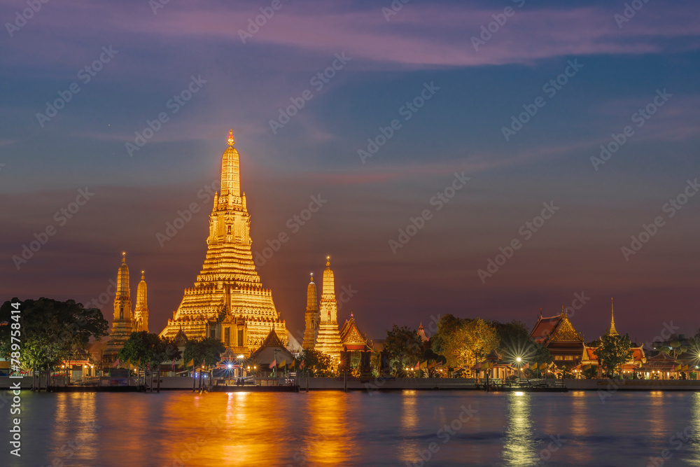 Naklejka premium Wat Arun Ratchawararam in Thailand