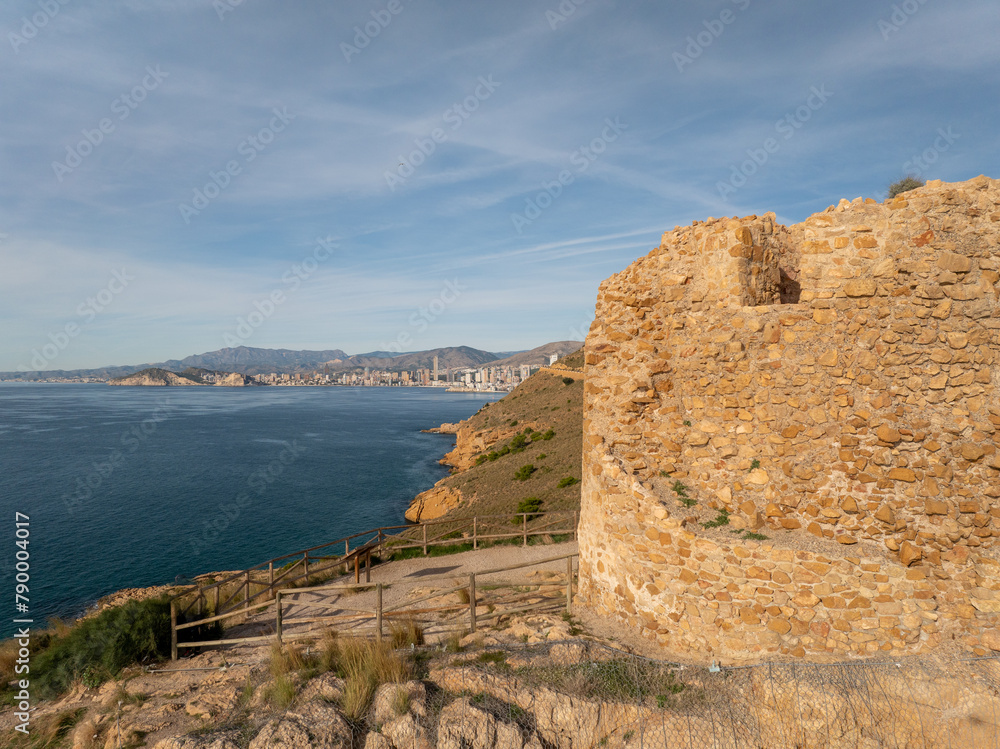 Torre defensiva Punta del Cavall o Seguro de Benidorm en Alicante