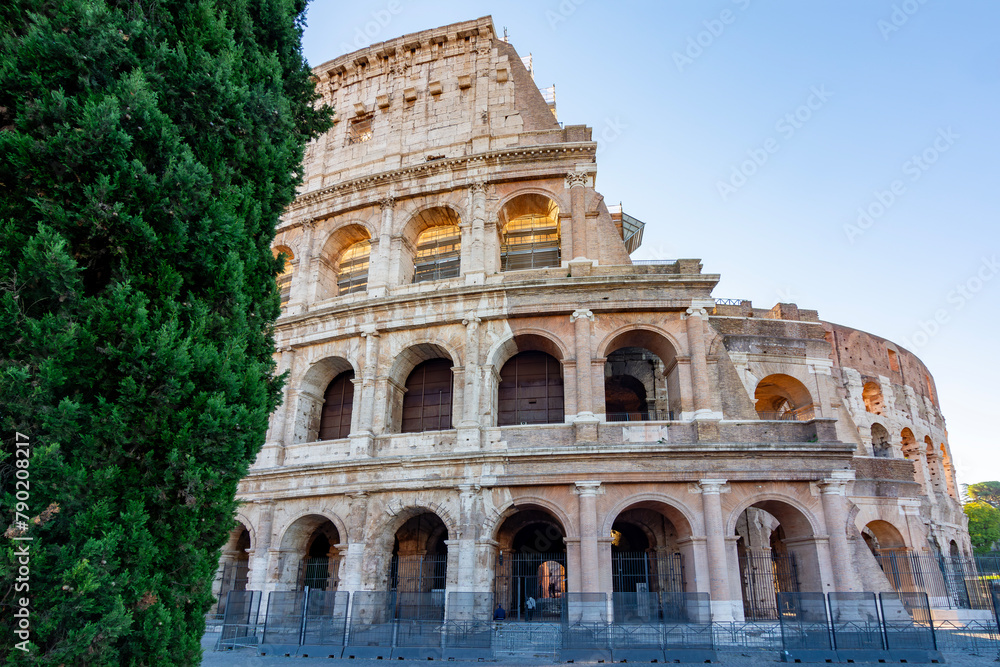 Fototapeta premium Ancient Colosseum (Coliseum) building in Rome, Italy